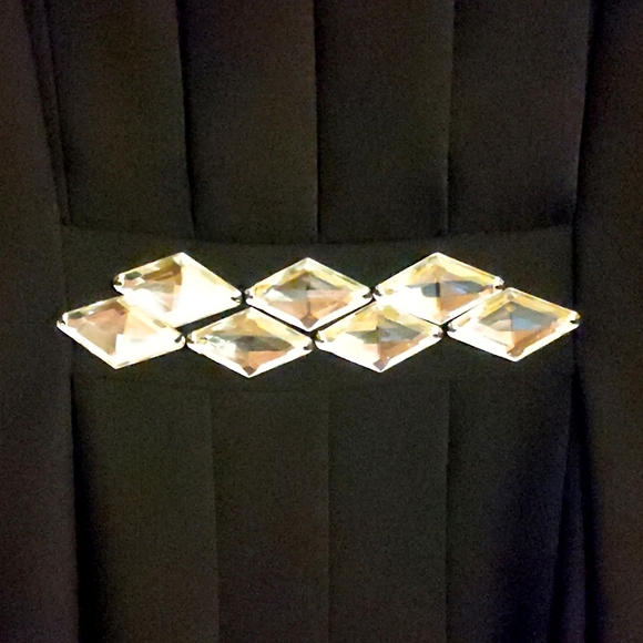 Ladies Ann Taylor LOFT Sleeveless Black Dress w/Front Pleats/ Classy Sz 10 - Picture 4 of 10